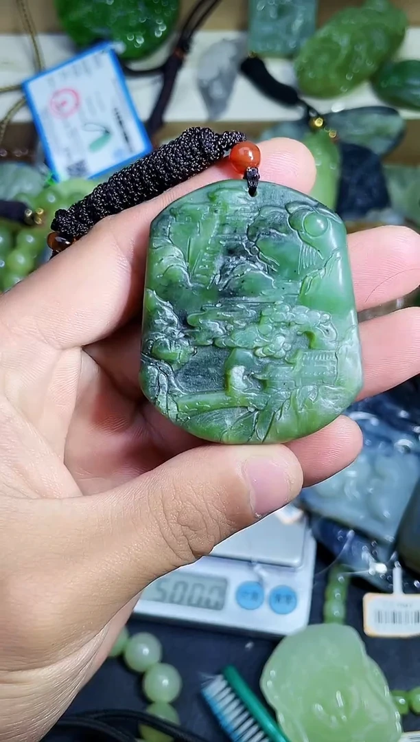 颈饰未镶嵌和田玉1