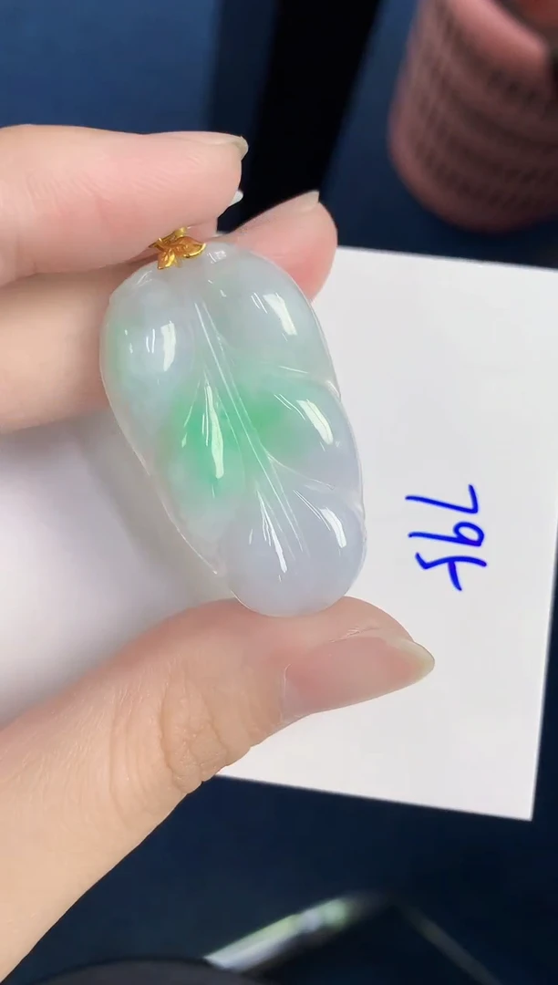 颈饰18K金镶嵌翡翠天然翡翠缅甸A货
