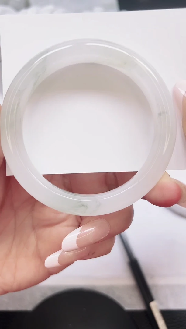 未镶嵌手镯石英质玉132-56.1