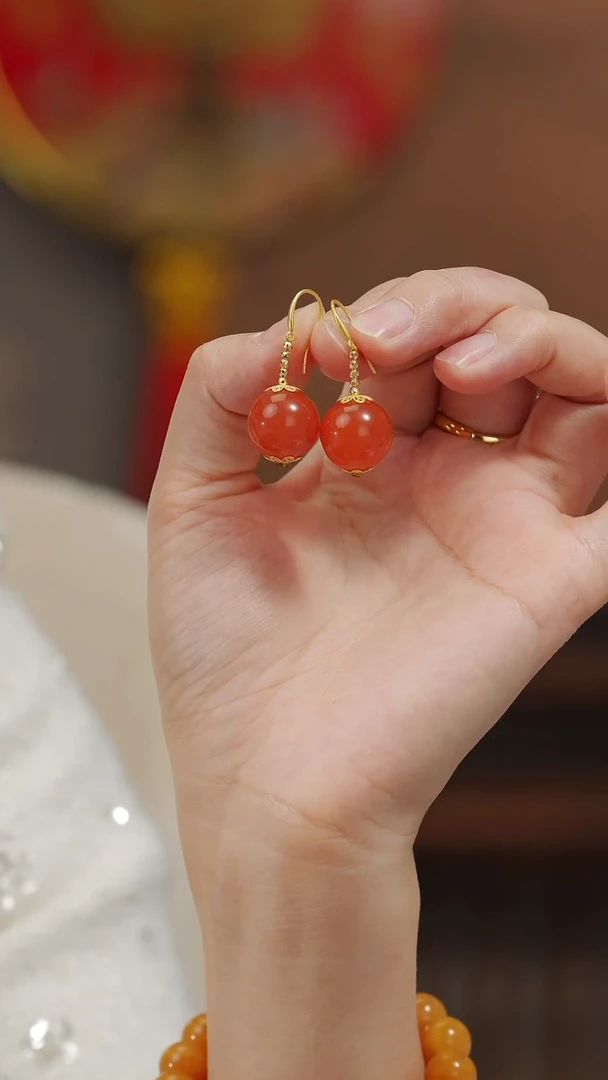 【闪购商品】南红玛瑙耳饰18K金镶嵌南红圆珠耳钩多样性发一件