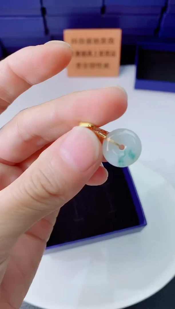 翡翠未镶嵌颈饰1111111