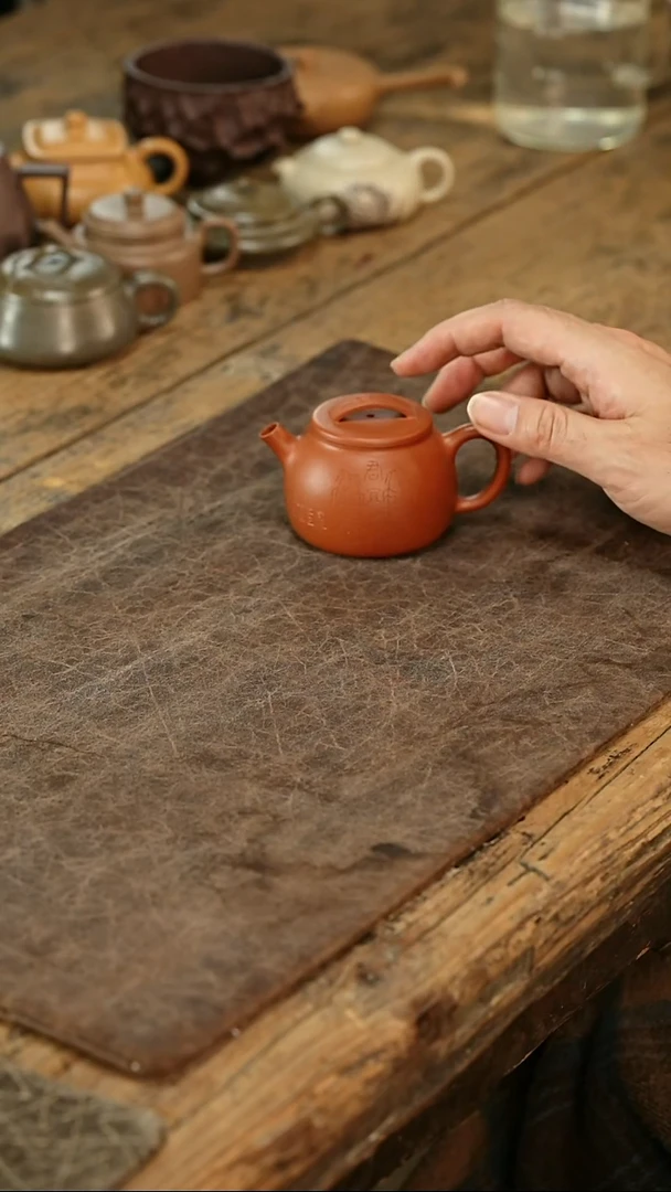 茶壶紫砂有鱼汉瓦紫砂