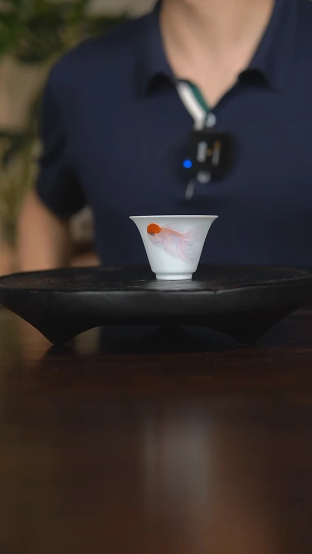 据微堂精工手绘鸿运当头金鱼杯46cc