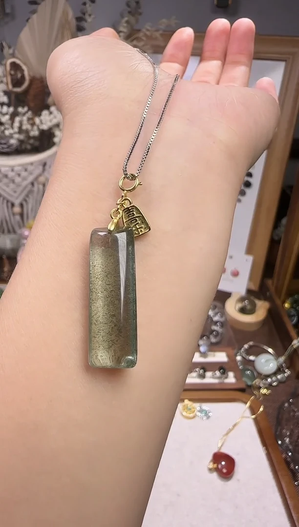 天然辰砂彩宝水晶