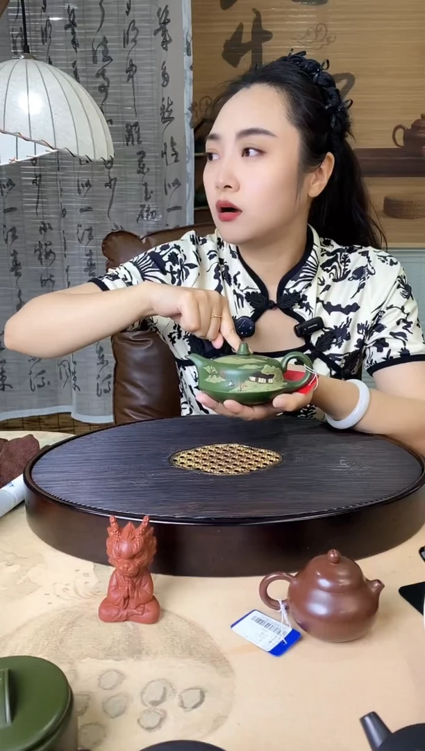 茶壶紫砂塔*翡翠绿泥泥绘山水曲壶
