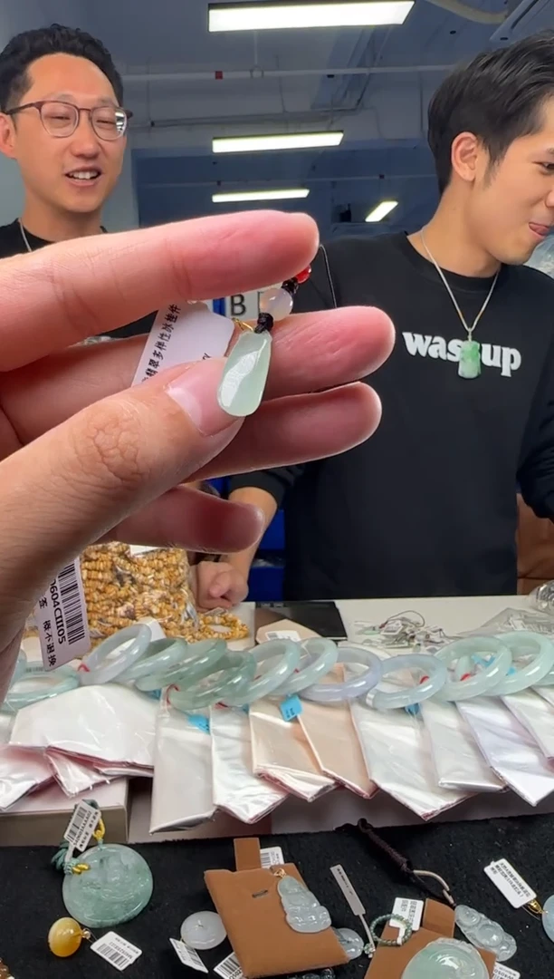 【闪购商品】翡翠吊坠(不含链)未镶嵌天然A货翡翠多样性冰挂件