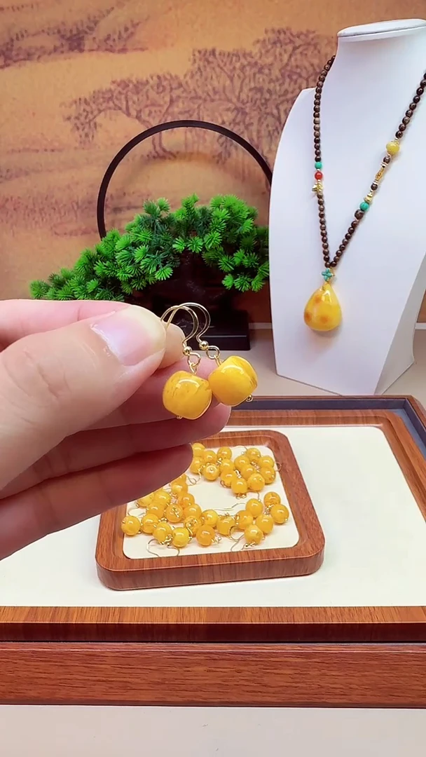 蜜蜡14K金镶嵌耳饰E01