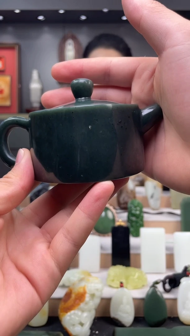 未镶嵌和田玉摆件茶壶