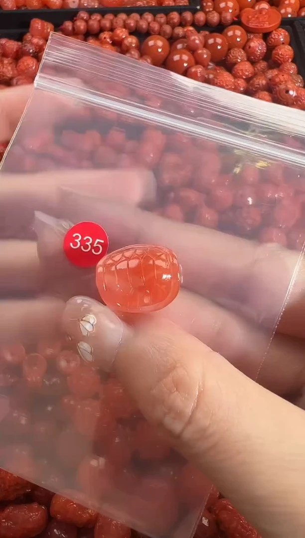 颈饰未镶嵌南红玛瑙1