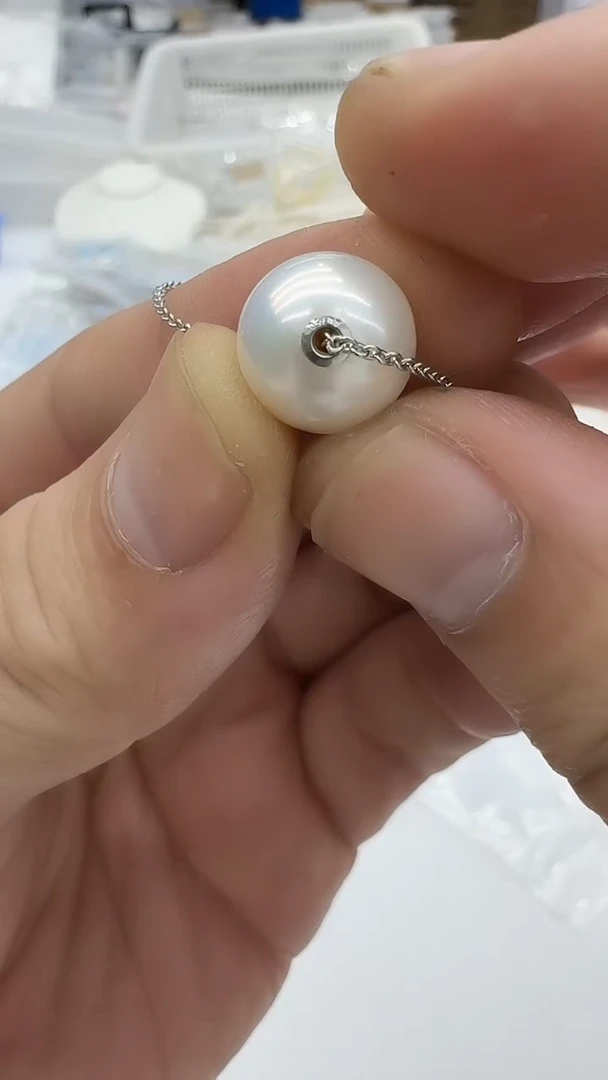 吊坠(赠链)18K金镶嵌淡水珍珠11-12mm 白珠路路通-孤品