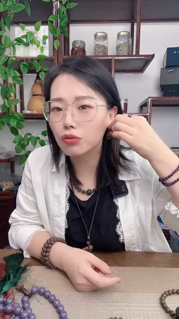 泥塑芳华香方的耳坠