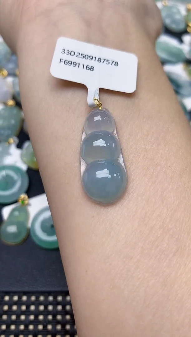 颈饰18K金镶嵌翡翠天然缅甸A货翡翠