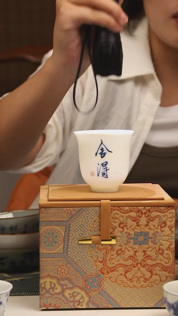 景德镇高温瓷舍得反口杯