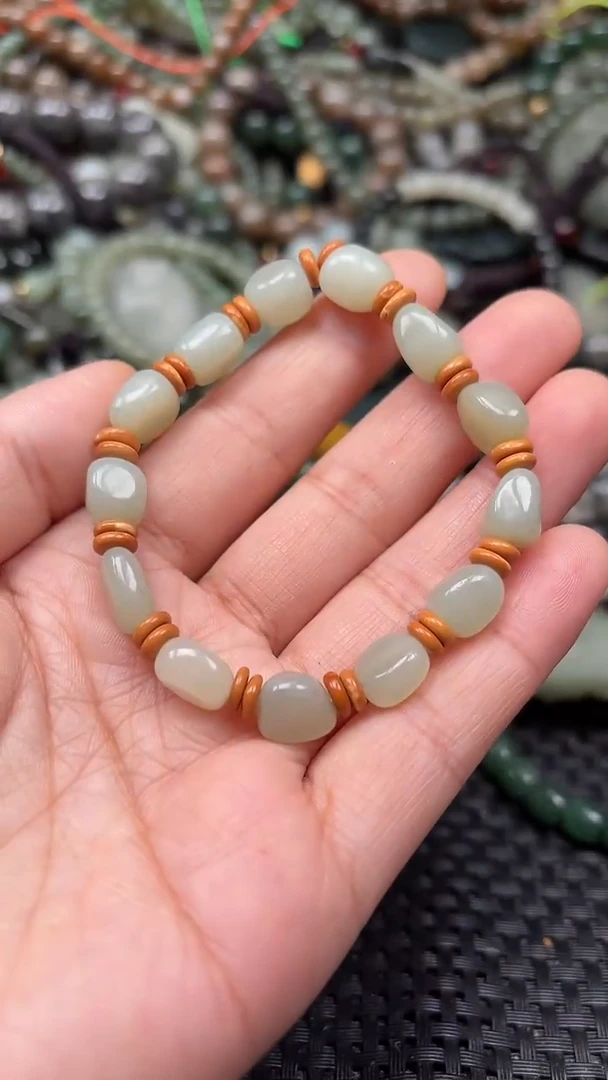 颈饰未镶嵌和田玉1