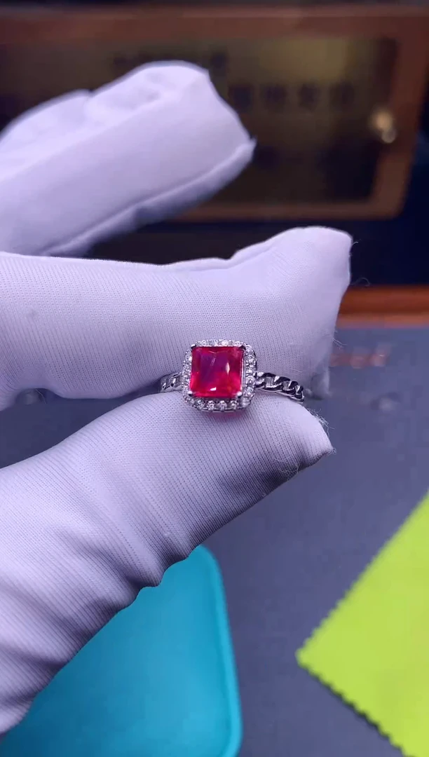 【闪购商品】红宝石戒指银S925镶嵌........