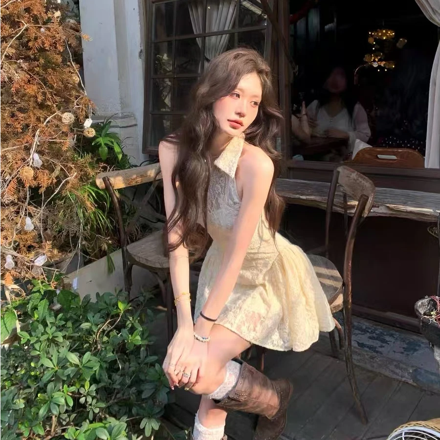 【奶绒陷阱】韩系甜辣穿搭2025春季新款纯欲性感蕾丝拼接收腰连衣裙