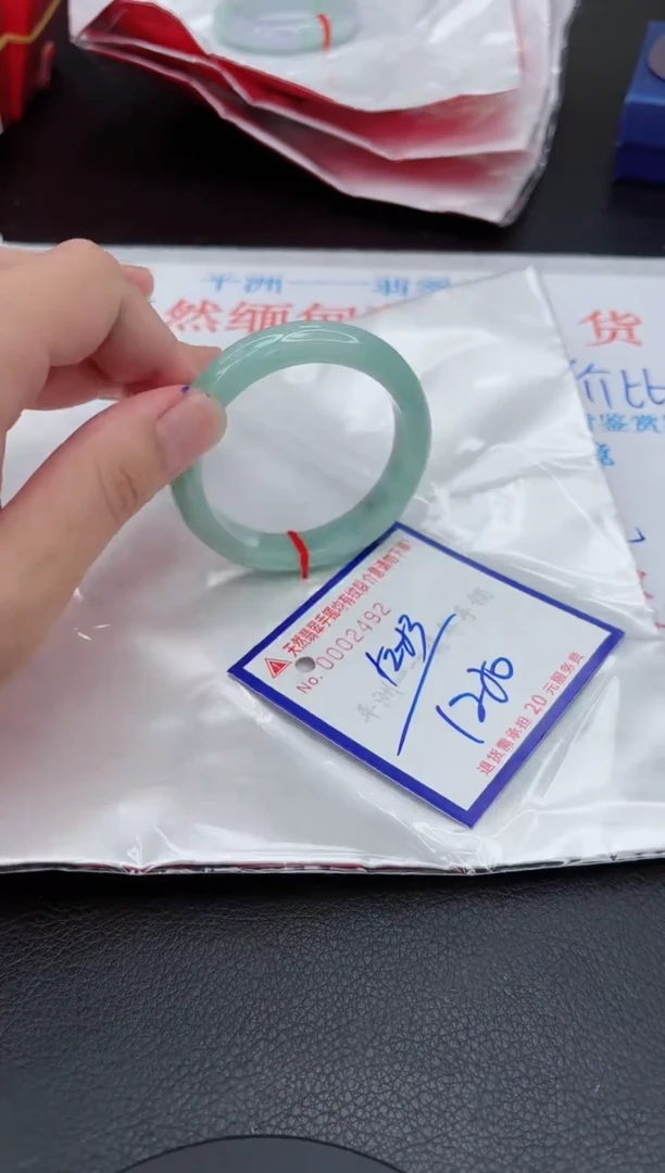 翡翠手镯未镶嵌1111111111