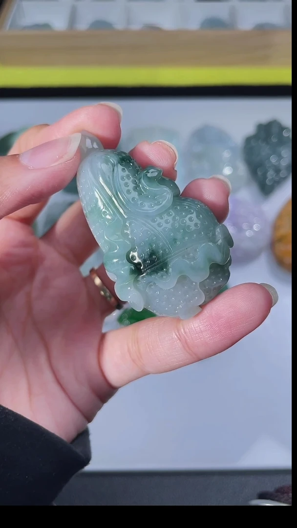 吊坠(不含链)未镶嵌翡翠白菜