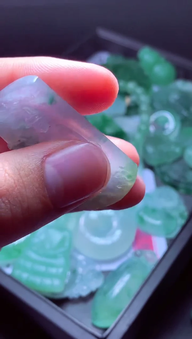 未镶嵌定制翡翠七**?翡翠毛货定制