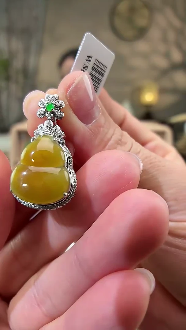 颈饰18K金镶嵌翡翠葫芦