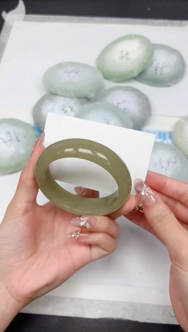 石英质玉手镯未镶嵌212-56.5