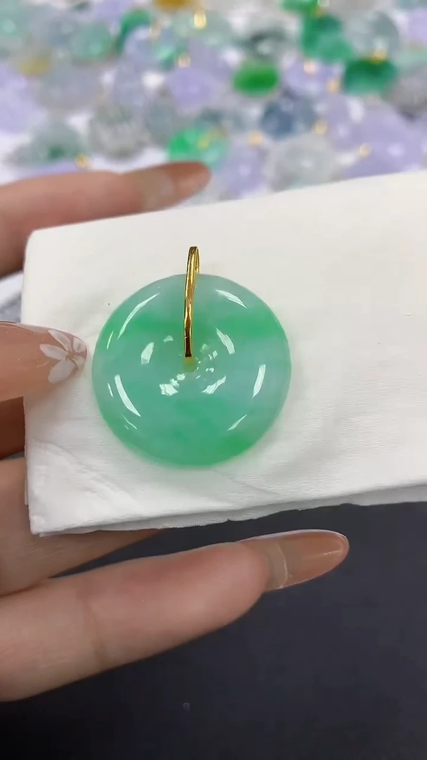 颈饰18K金镶嵌翡翠a货假一赔三支持复检百元上9元证书费自理