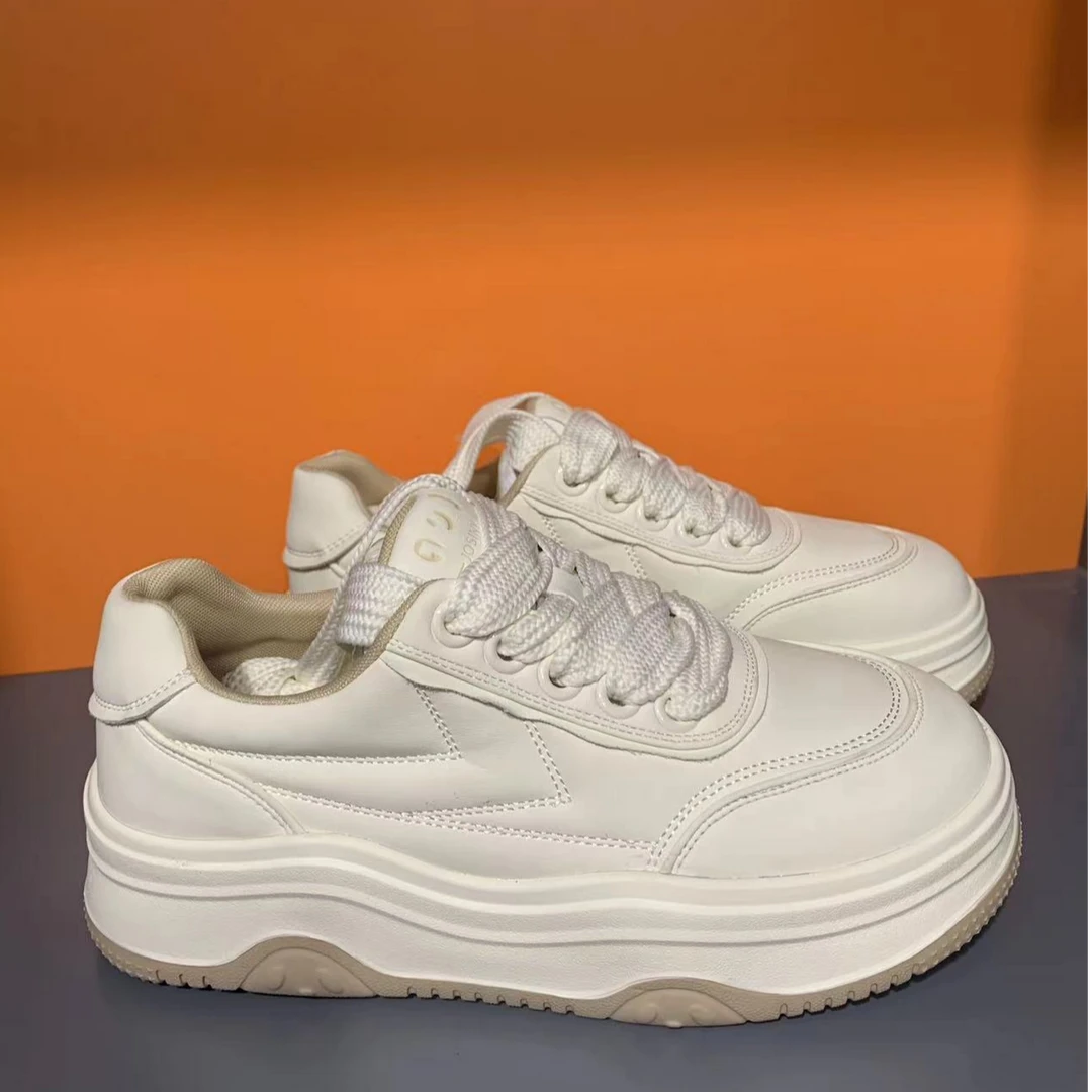 8908新款女士时尚百搭运动休闲面包小白鞋