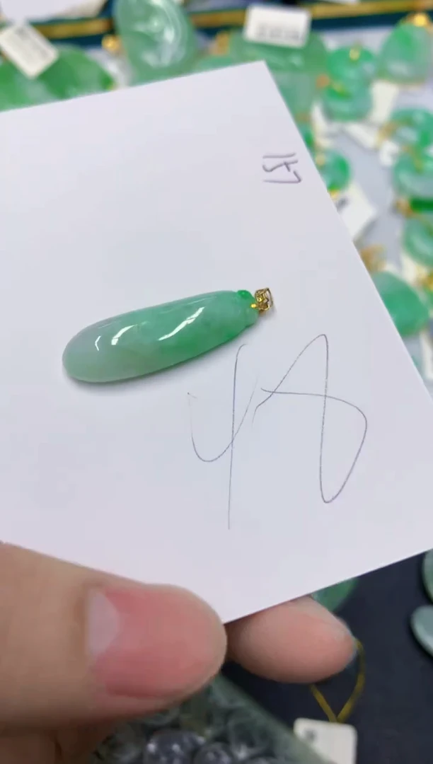 颈饰18K金镶嵌翡翠111111111111