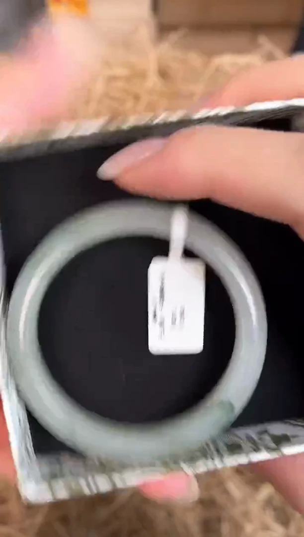 未镶嵌手镯石英质玉A-073