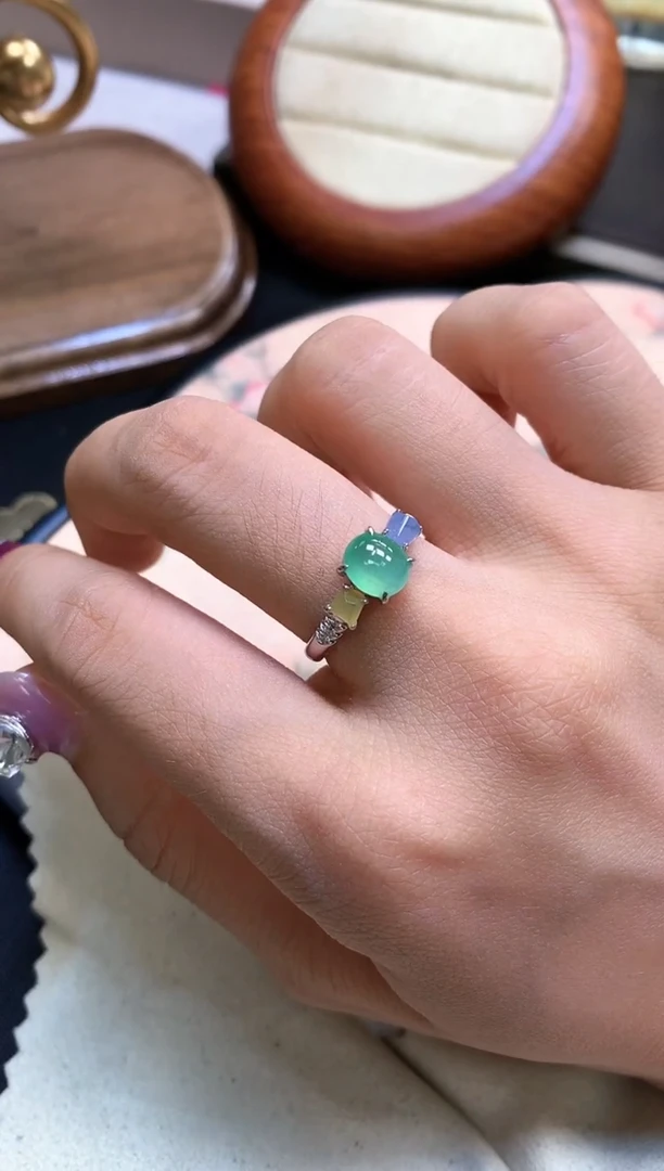 翡翠挂件未镶嵌戒指