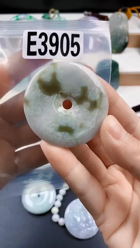 颈饰未镶嵌翡翠天然翡翠吊坠挂件