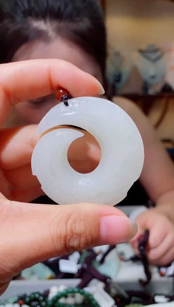 和田玉未镶嵌颈饰1