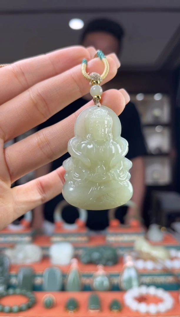 和田玉未镶嵌颈饰佩佩