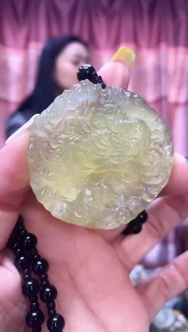 未镶嵌岫玉吊坠