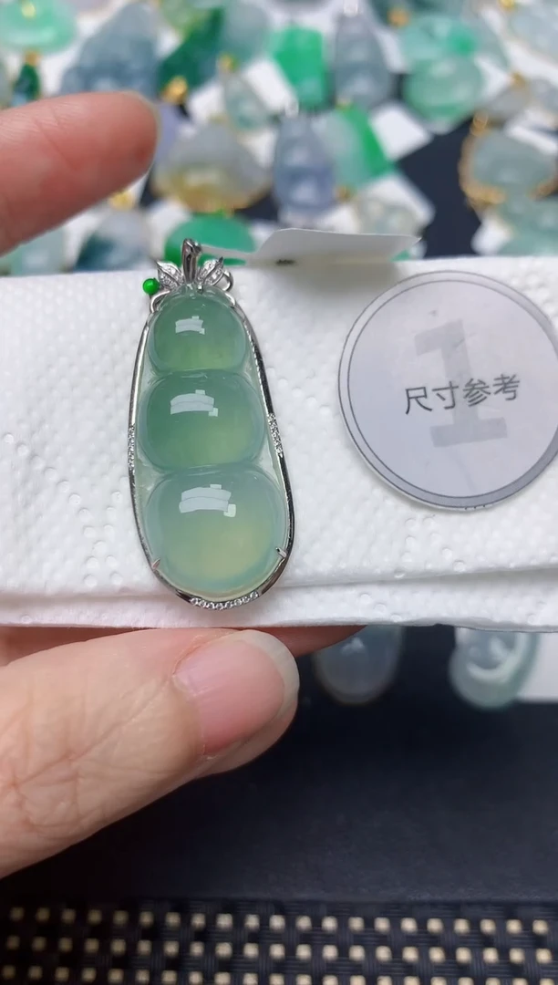 颈饰18K金镶嵌翡翠天然缅甸A货翡翠