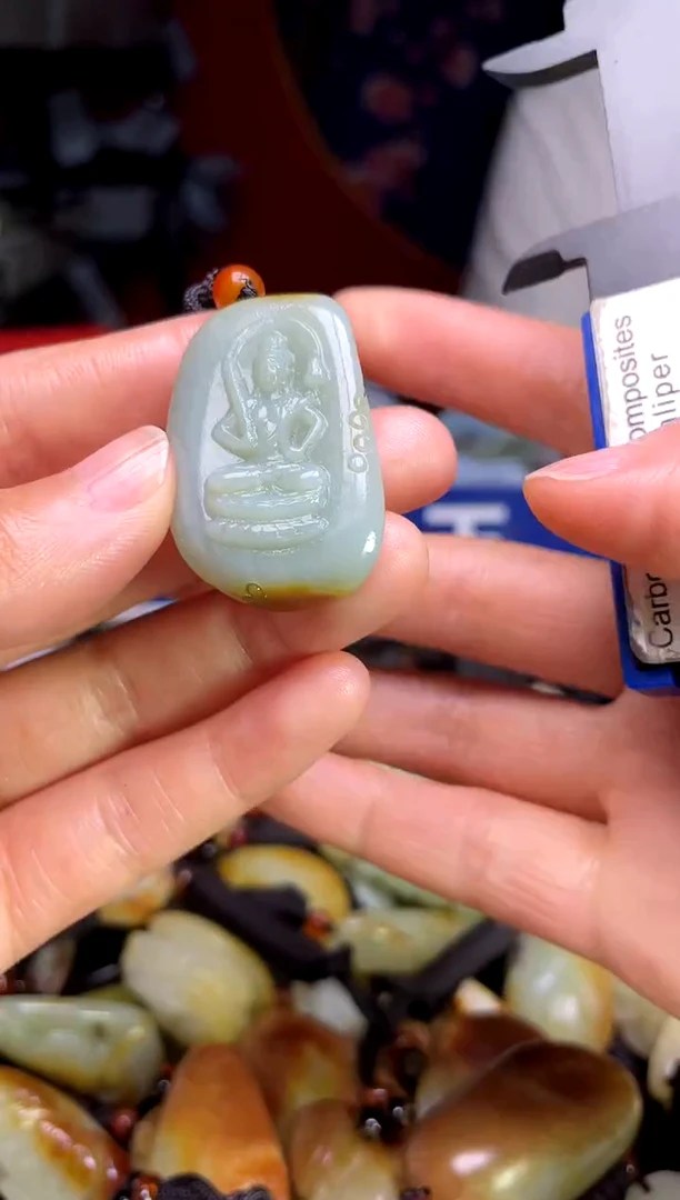 和田玉未镶嵌颈饰1