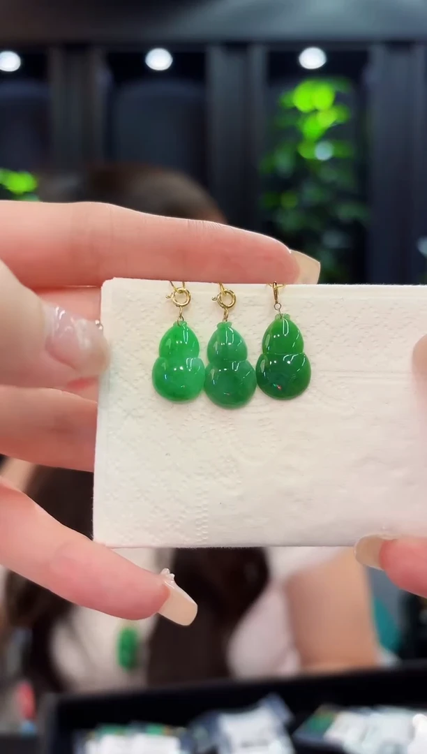 翡翠18K金镶嵌吊坠(不含链)缅料A货/多样性发货/一件