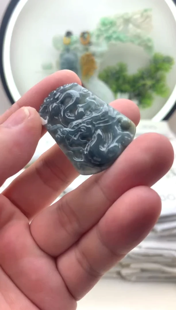 颈饰未镶嵌翡翠小挂件