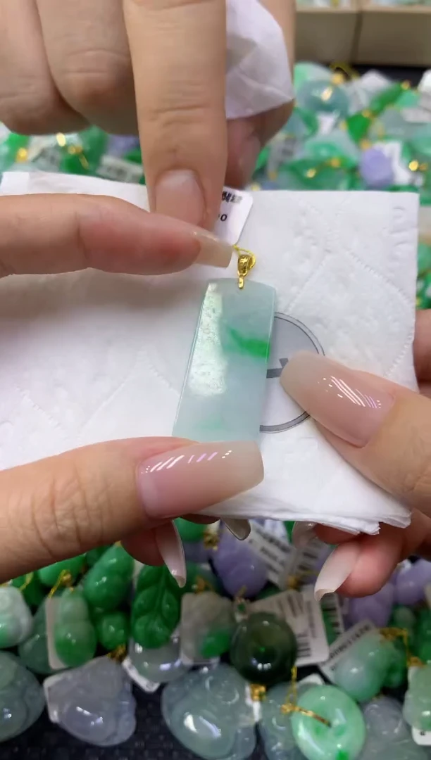 颈饰未镶嵌翡翠天然缅甸翡翠A货