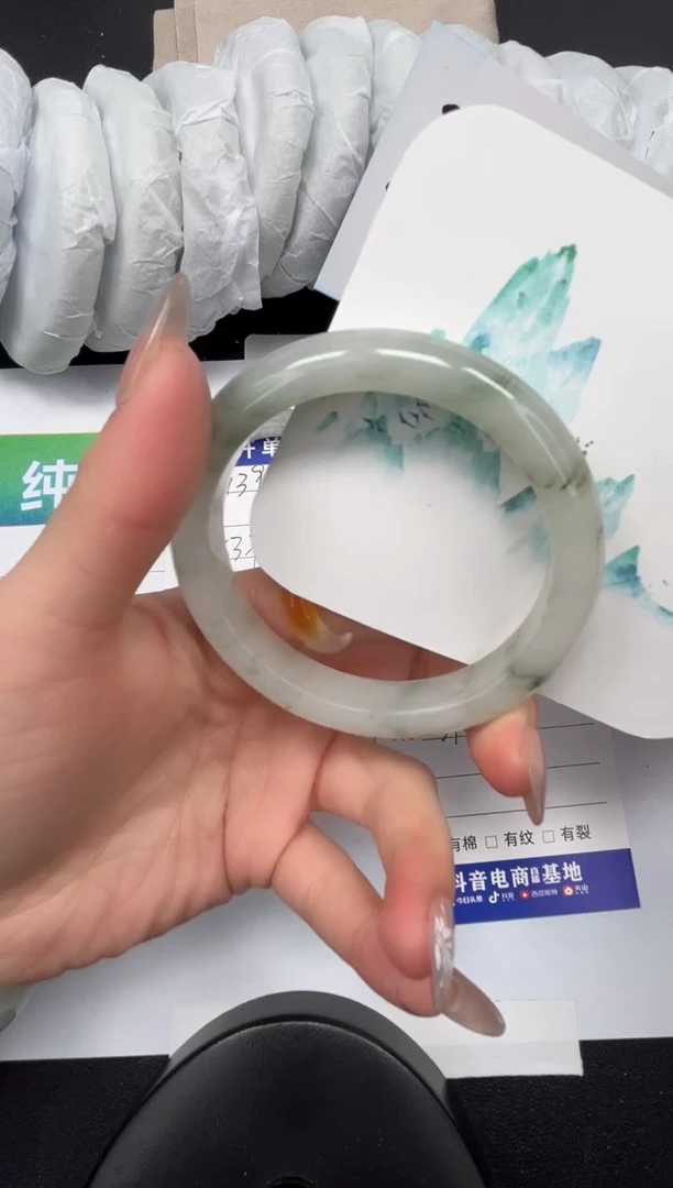 【闪购商品】石英质玉手镯未镶嵌140-59.8