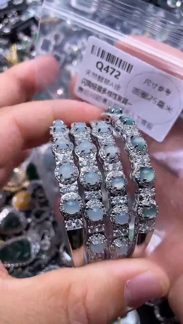 【闪购商品】翡翠颈饰未镶嵌Q472手镯 多样性发其一