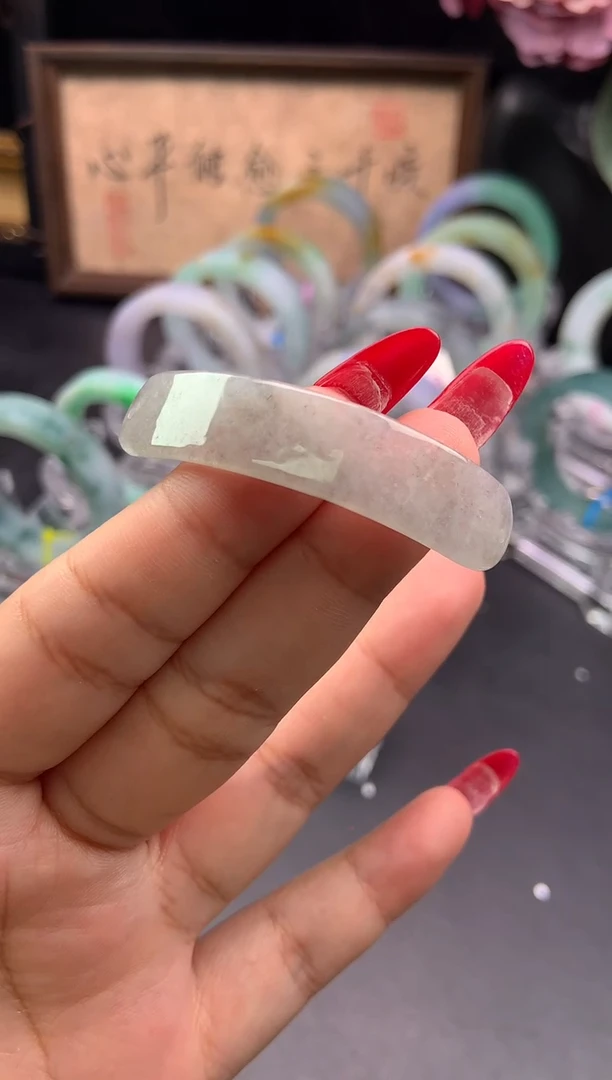 颈饰未镶嵌翡翠手牌