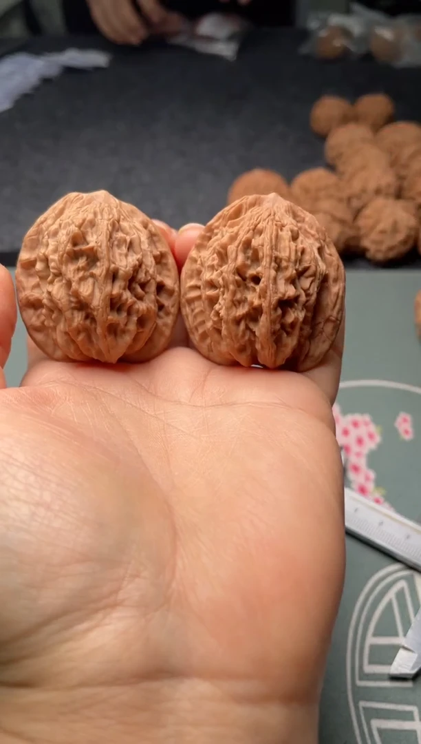 把件文玩核桃w39    麦虎 42尺