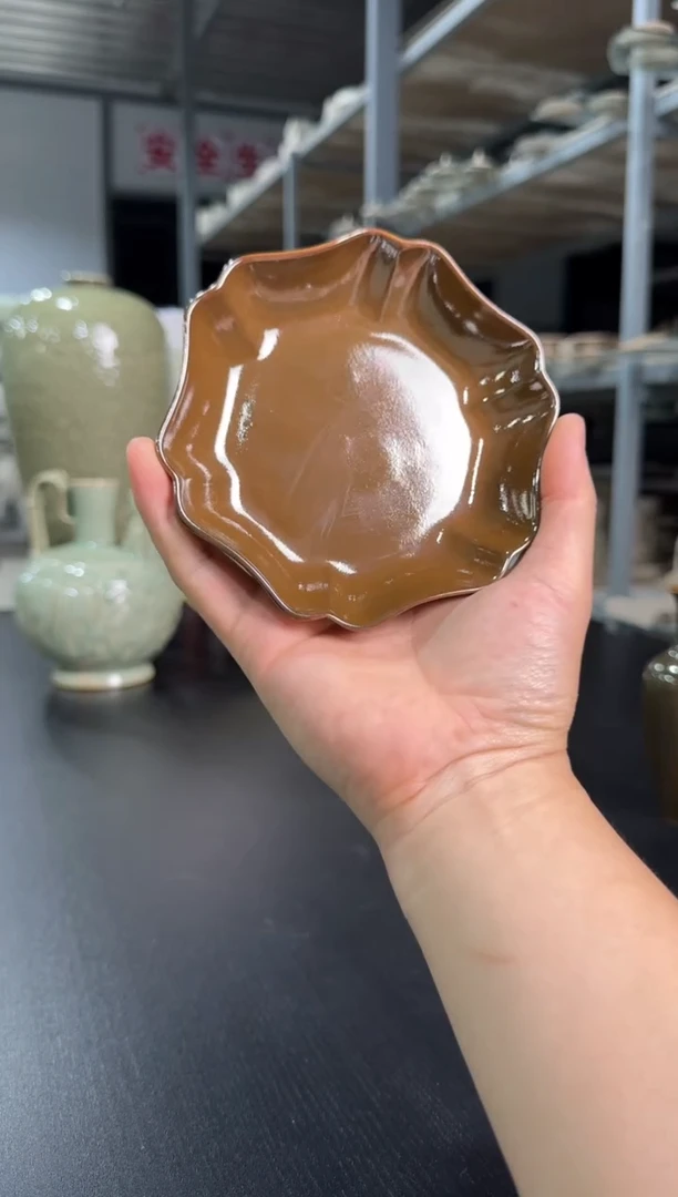 耀州窑仰山花口盘