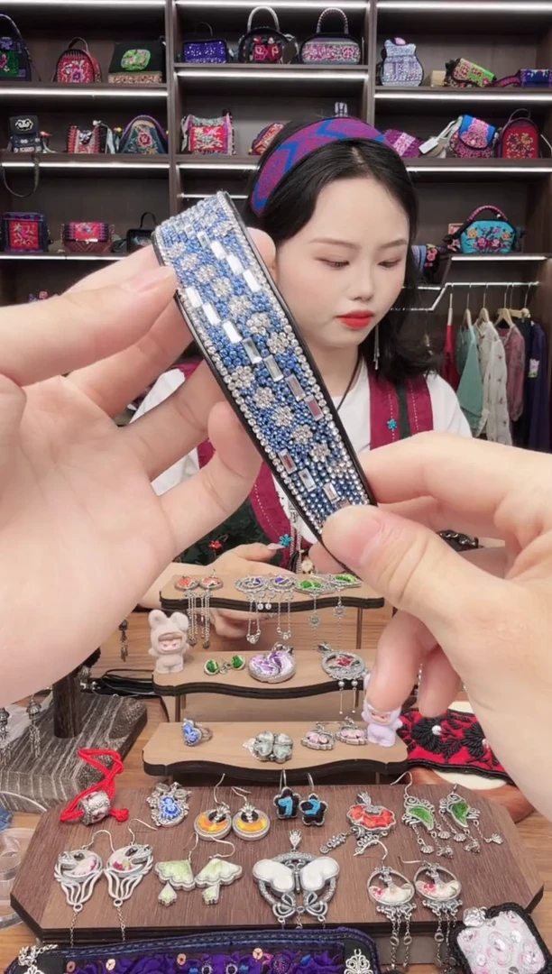 织绣A45蒙阿苏苗绣传承旗舰店