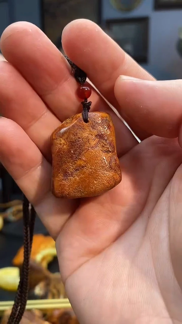 琥珀颈饰未镶嵌吊坠