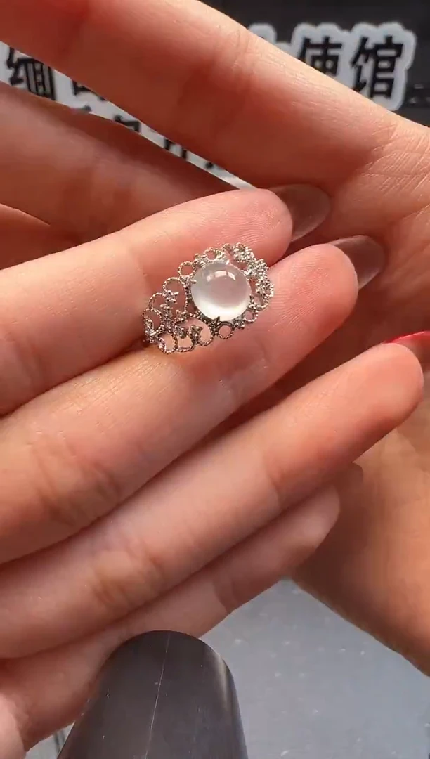 18K金镶嵌戒指翡翠 缅甸珠宝严选