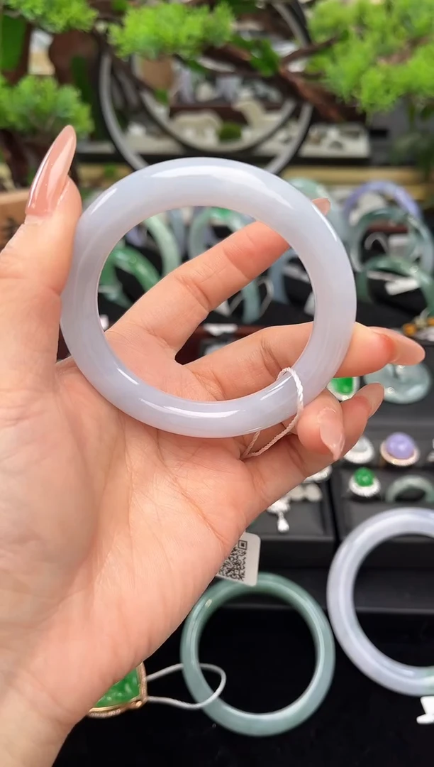 未镶嵌手镯翡翠手镯