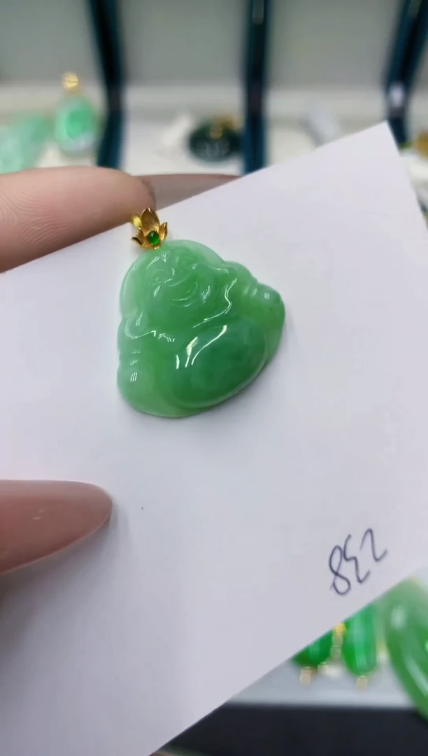 颈饰18K金镶嵌翡翠11111