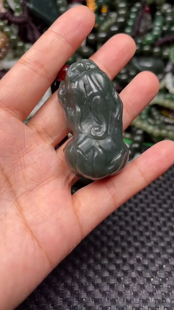 和田玉未镶嵌颈饰1